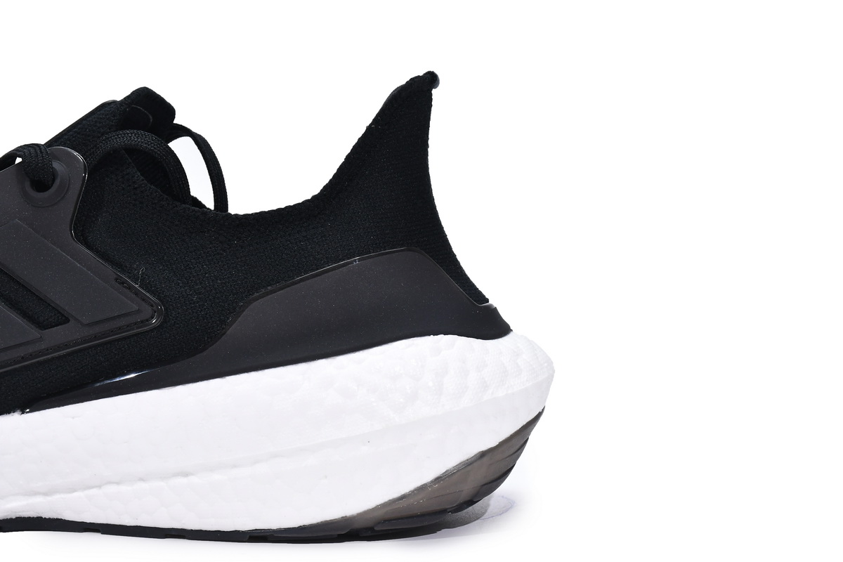 阿迪达斯UB8.0真爆米花跑鞋 黑白-1 adidas Ultra Boost 2022 Black White