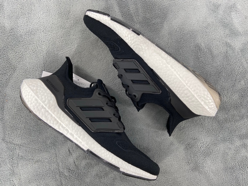 阿迪达斯UB8.0真爆米花跑鞋 黑白-1 adidas Ultra Boost 2022 Black White