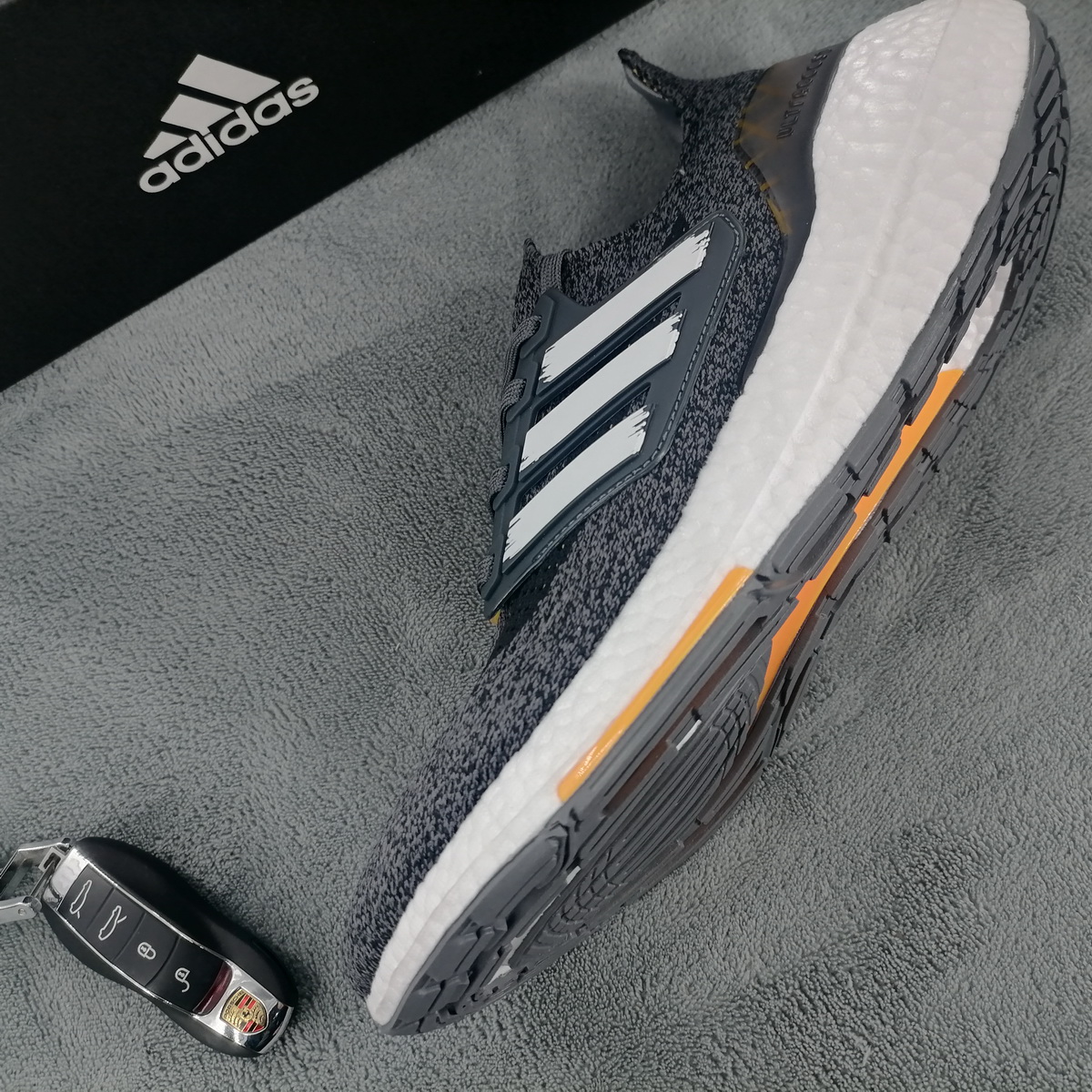 A7UB7.0 黑黄白8865-8 Adidas Ultra Boost 7.0 City Pack