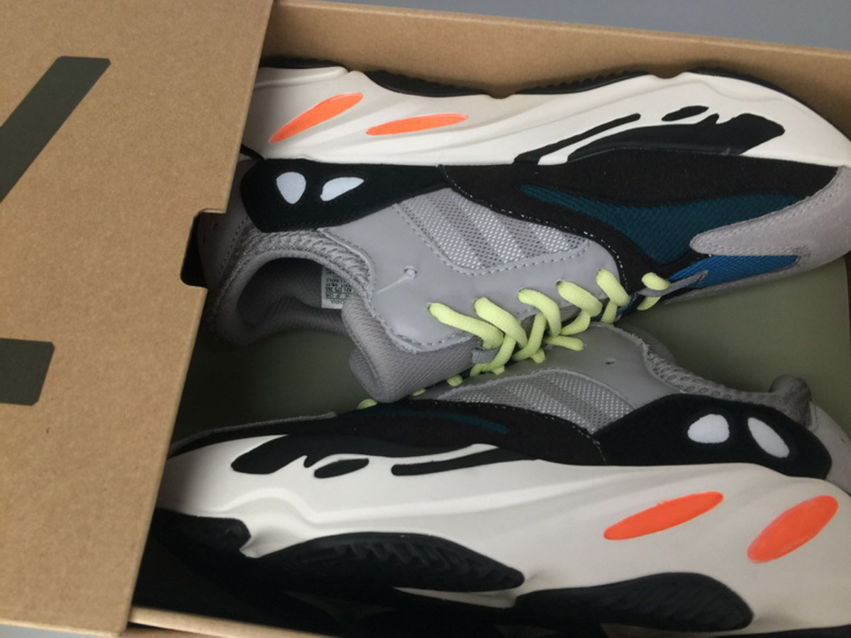 A8 700 原色 Yeezy Boost 700 Original Color