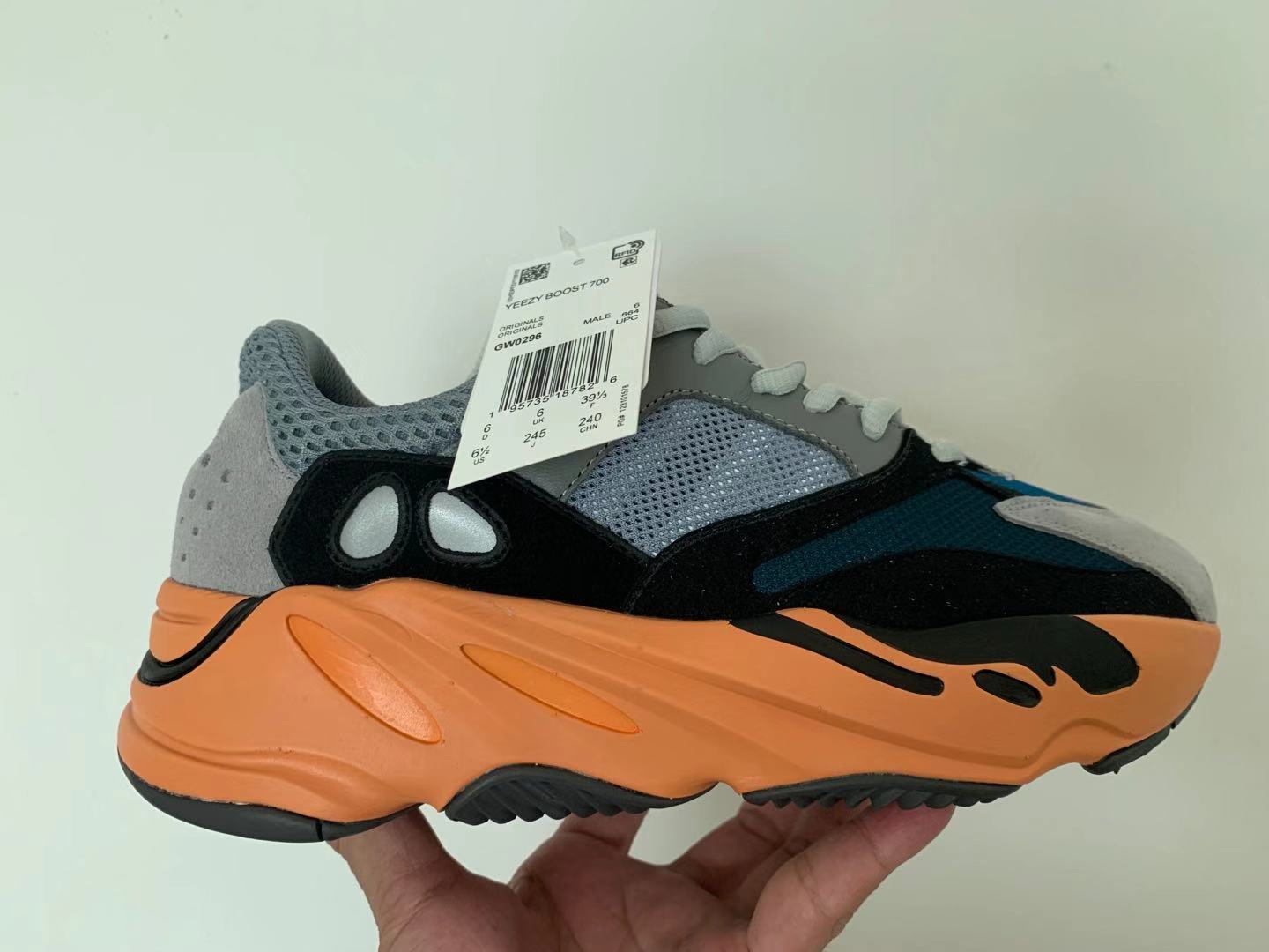 A8 700 浅灰桔 Yeezy Boost 700 Wash Orange