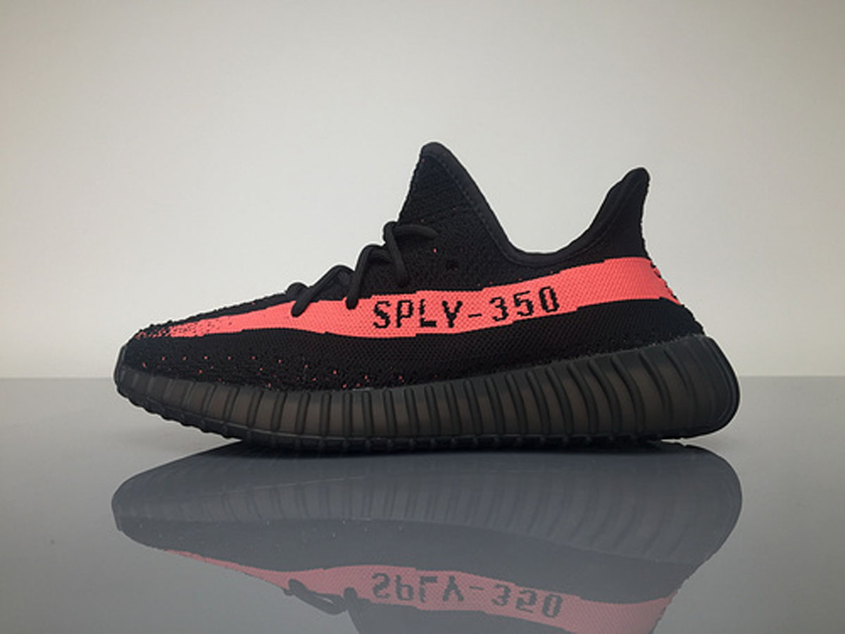 A8 350V2 T黑粉 Adidas Yeezy 350 Boost V2 Core Black Red