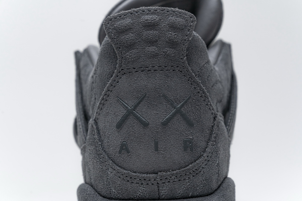 Q4乔丹4代 KAWS灰 Air Jordan 4 KAWS X Air Jordan 4 Retro