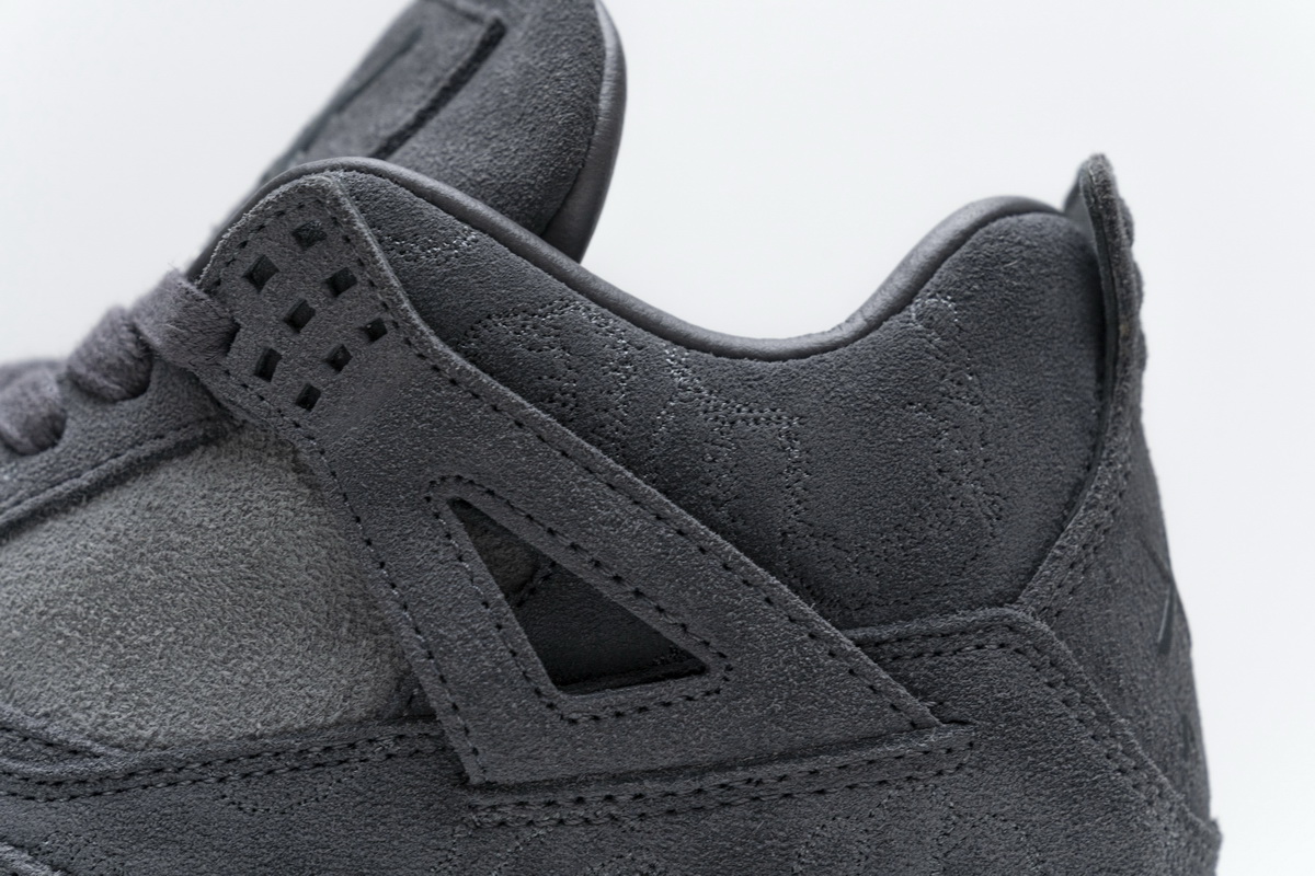 Q4乔丹4代 KAWS灰 Air Jordan 4 KAWS X Air Jordan 4 Retro