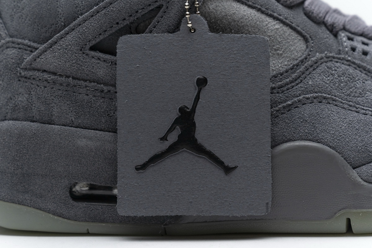 Q4乔丹4代 KAWS灰 Air Jordan 4 KAWS X Air Jordan 4 Retro