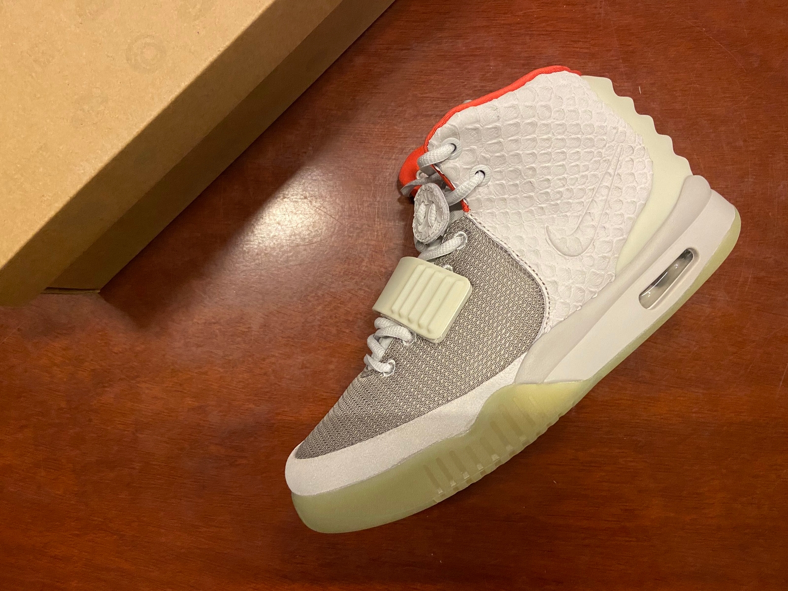 耐克椰子篮球鞋 灰白 Nike Air Yeezy 2 Platinum