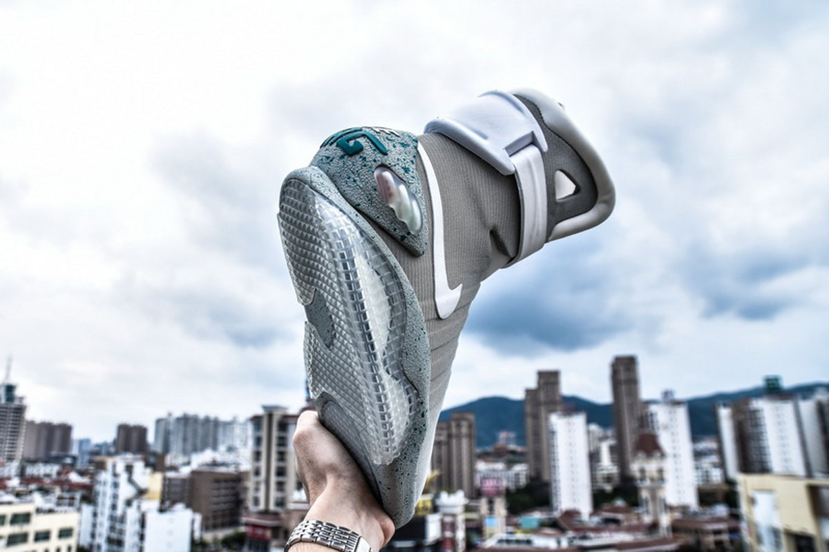 耐克回到未来灯鞋 原色 NIKE AIR MAG Back To The Future Original Color